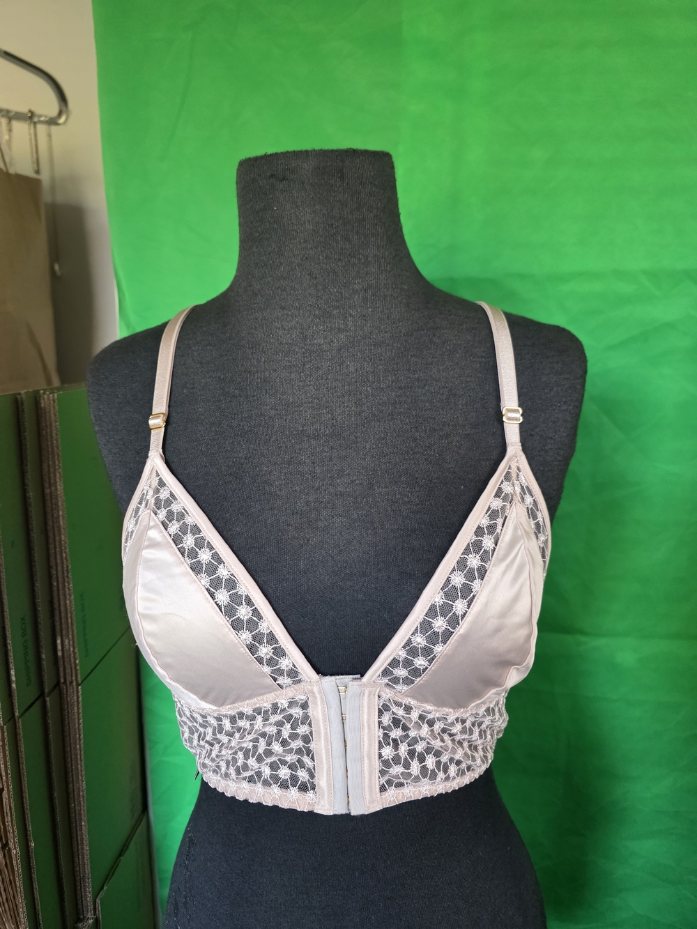 Victoria’s Secret Lace Mesh Bralette M Sheer Ivory Soft Bra Romantic Softgirl